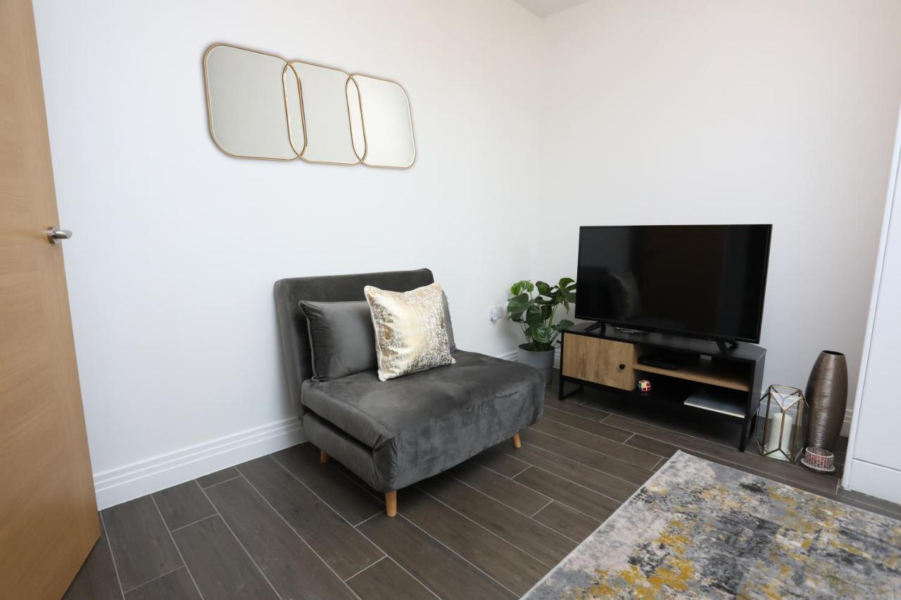 Aisiki Living At Upton Rd, Multiple 1, 2, Or 3 Bedroom Apartments, King Or Twin Beds With Free Wi-Fi & Parking Watford  Luaran gambar