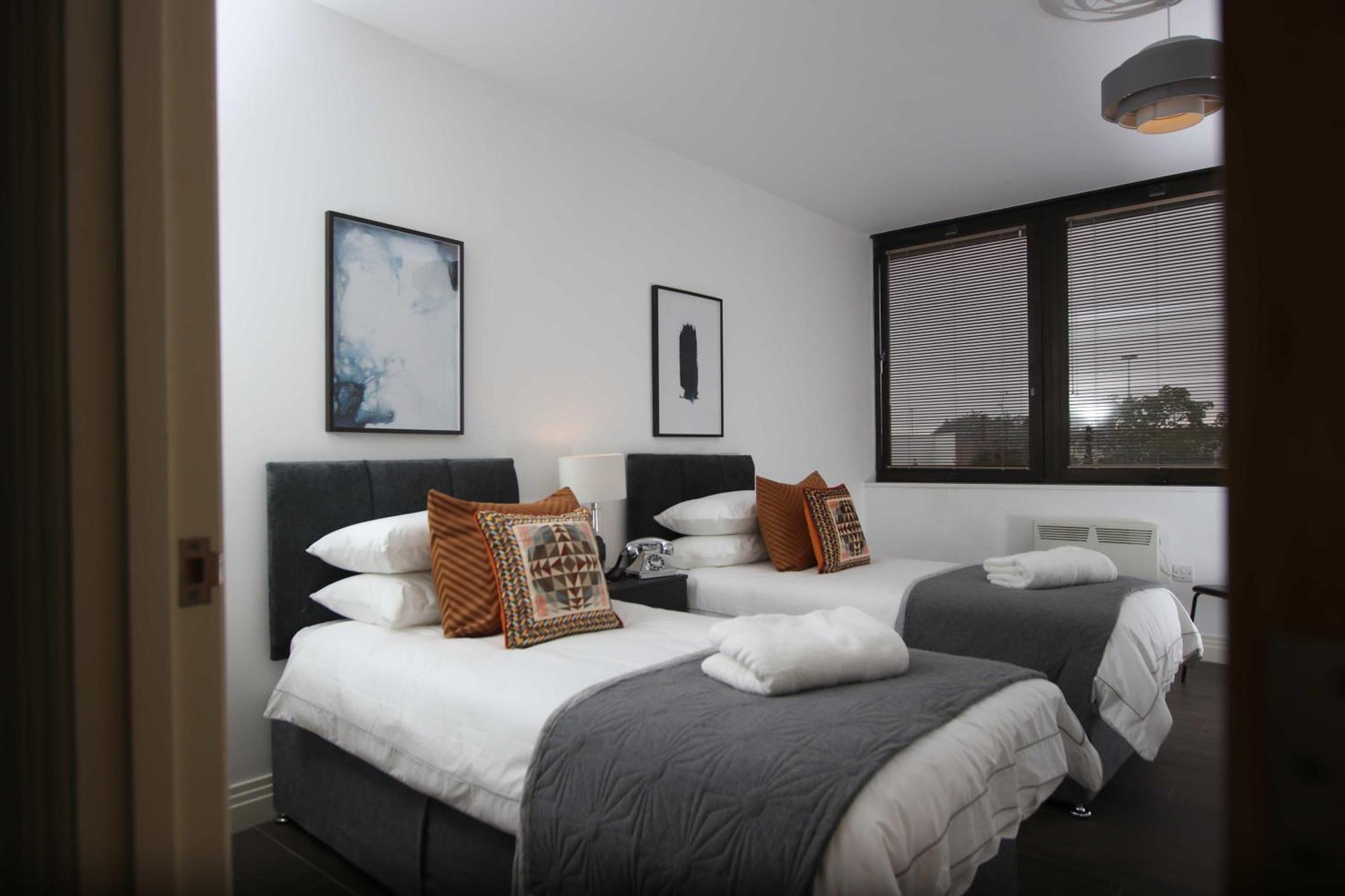 Aisiki Living At Upton Rd, Multiple 1, 2, Or 3 Bedroom Apartments, King Or Twin Beds With Free Wi-Fi & Parking Watford  Luaran gambar
